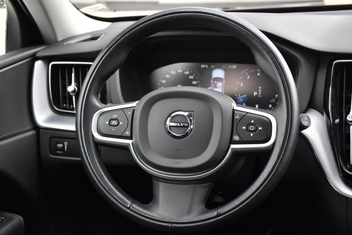 Volvo XC60 B5 AWD MOMENTUM AUT REZERVACE 2.0 Momentum
