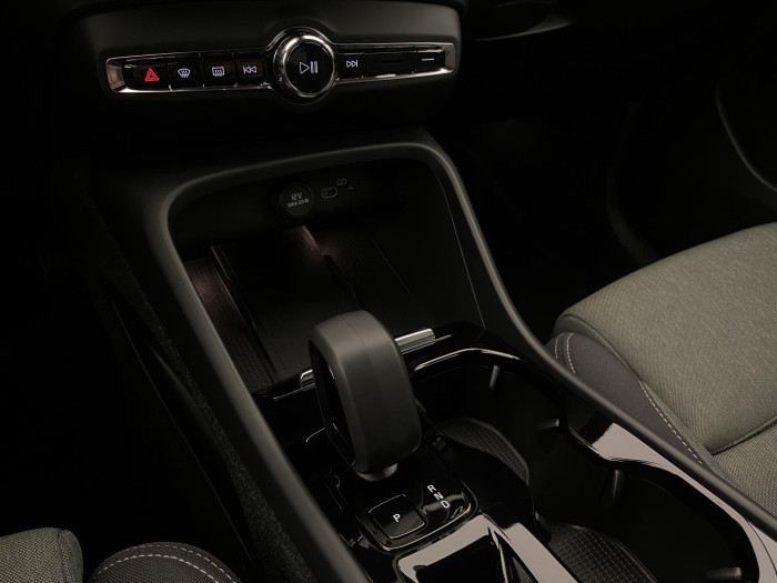 Volvo XC40 B5 AWD PLUS AUT REZERVACE