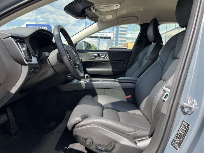 Volvo V60 CROSS COUNTRY B4 AWD Aut 1.maj