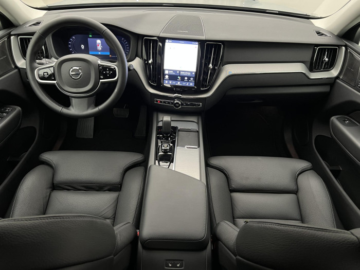 Volvo XC60 B5 AWD PLUS DARK AUT 1.maj.