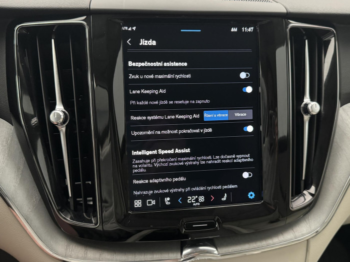 Volvo XC60 T6 AWD RECHARGE DARK 1.maj