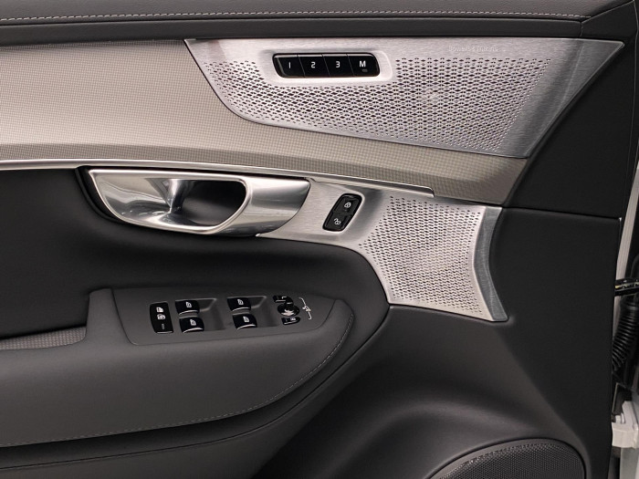 Volvo XC90 B5 AWD BLACK EDITION PLUS 7