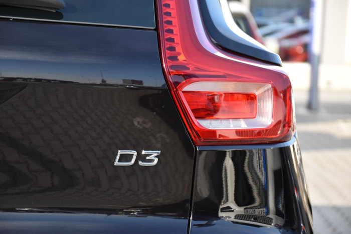 Volvo XC40 D3 MOMENTUM 1.maj. REZERVACE 2.0 d Momentum