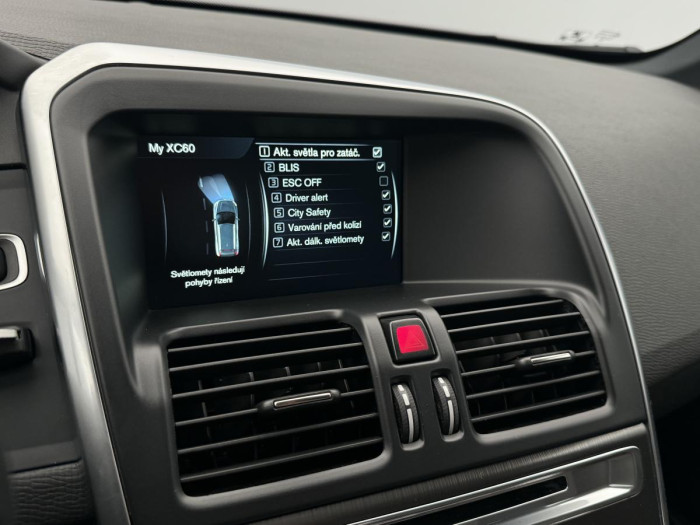 Volvo XC60 D4 AWD SUMMUM AUT REZERVACE 2.4 d Summum
