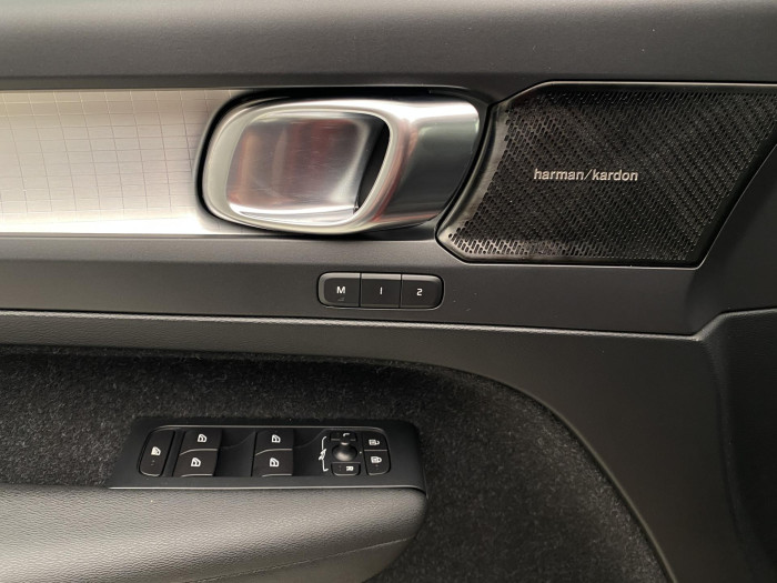 Volvo XC40 T4 MOMENTUM AUT CZ 2.0 Momentum