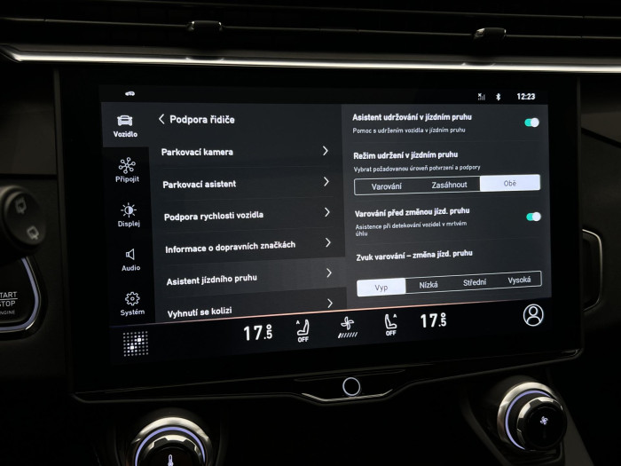 Lynk & Co 01 PHEV DCT AUT 1.maj.