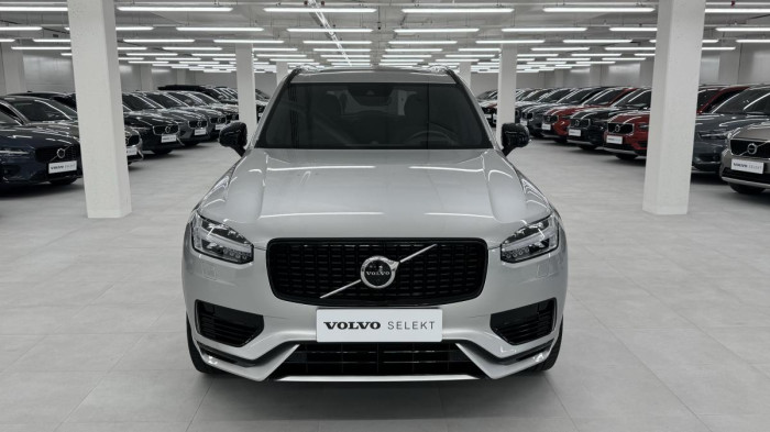 Volvo XC90 T8 AWD R-DESIGN REZERVACE