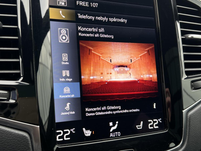 Volvo XC90 T8 AWD R-DESIGN Aut REZERVACE
