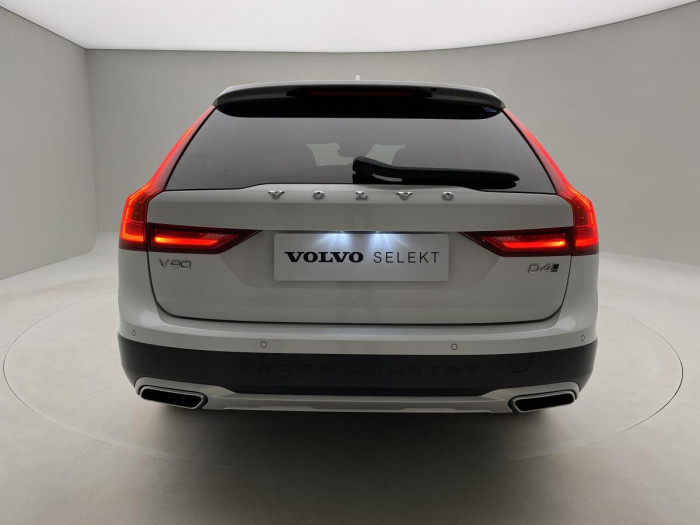 Volvo V90 CC D4 AWD PRO AUT REZERVACE 2.0 d CC CC