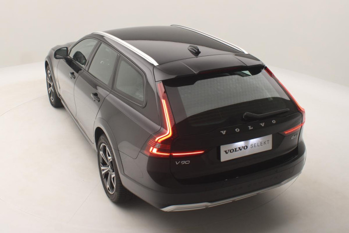 Volvo V90 CC B4 AWD AUT PLUS CZ 1.maj