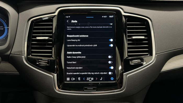 Volvo XC90 T8 AWD ULTIMATE DARK REZERVACE