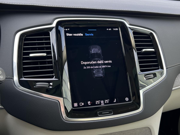 Volvo XC90 T8 AWD ULT. BRIGHT 7MÍSTNÁ Aut