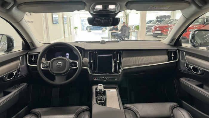 Volvo V90 CROSS COUNTRY B5 REZERVACE