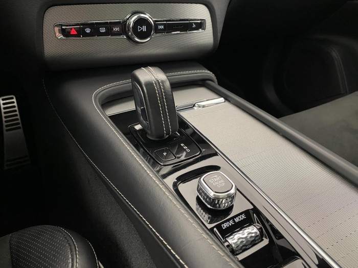 Volvo XC90 B5 AWD R-DESIGN AUT CZ