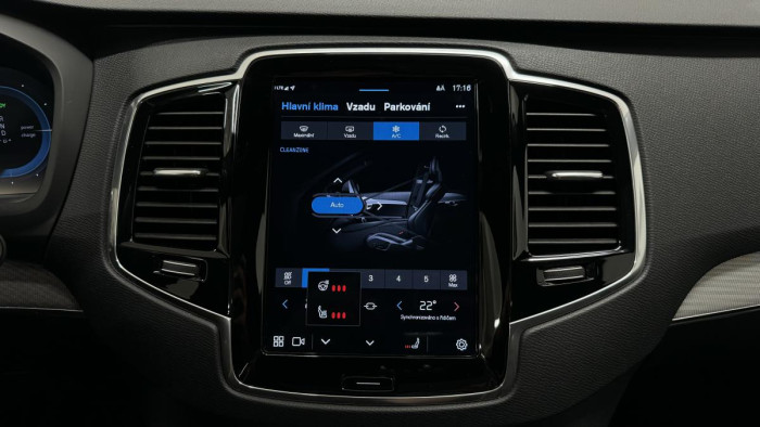 Volvo XC90 T8 AWD RECHARGE REZERVACE