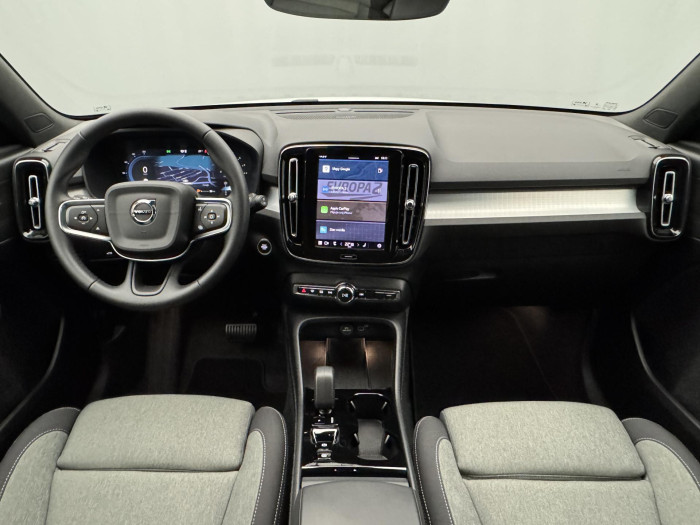 Volvo XC40 B3 PLUS DARK AUT CZ 1.maj