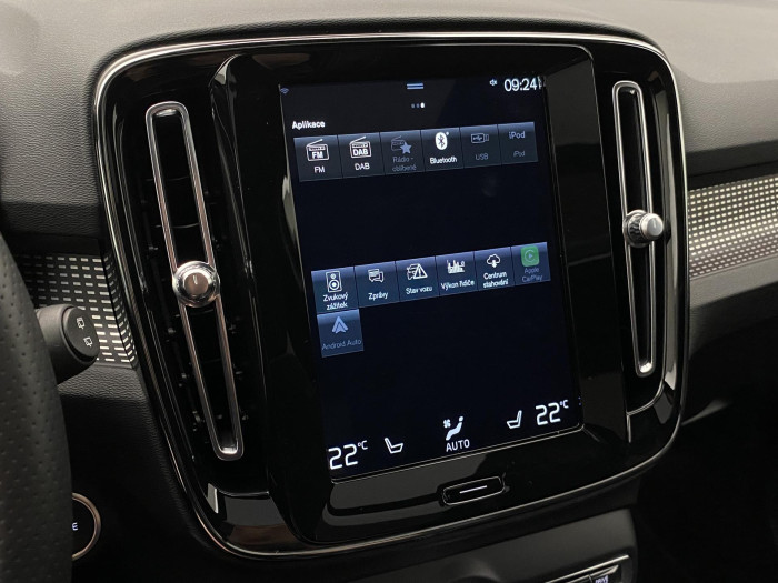 Volvo XC40 B4 AWD R-DESIGN AUT 1.maj