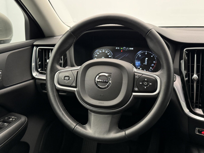 Volvo V60 D3 MOMENTUM PRO AUT 1.maj 2.0 d Momentum