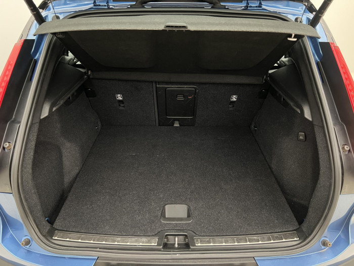 Volvo XC40 D4 AWD R-DESIGN AUT CZ 2.0 d