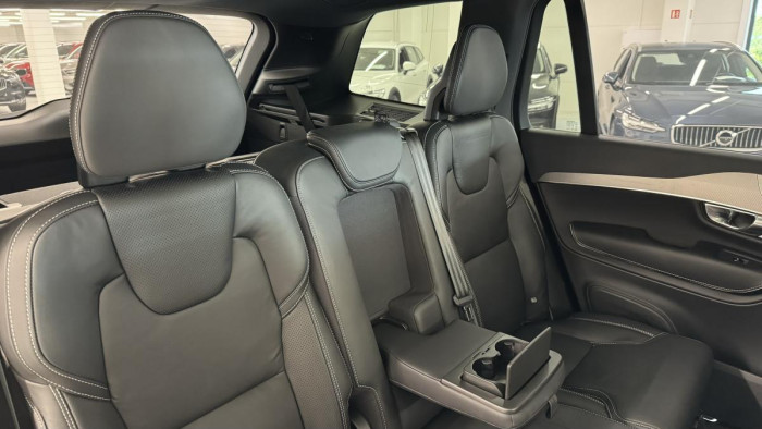 Volvo XC90 T8 AWD RECHARGE REZERVACE
