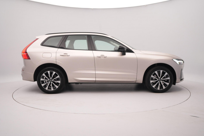 Volvo XC60 B4 AWD PLUS DARK CZ 1.maj