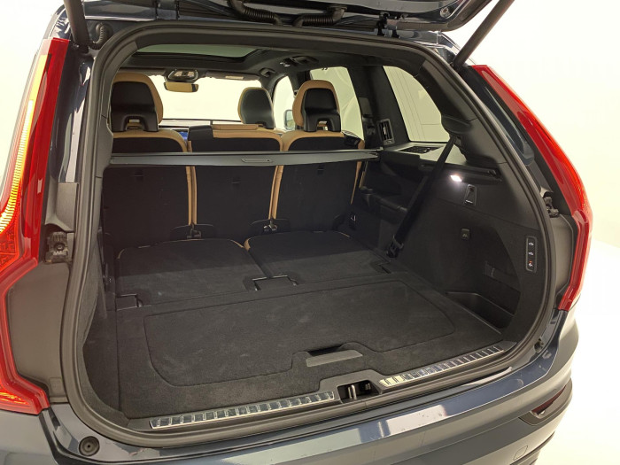 Volvo XC90 T8 AWD ULTIMATE DARK RECHARGE
