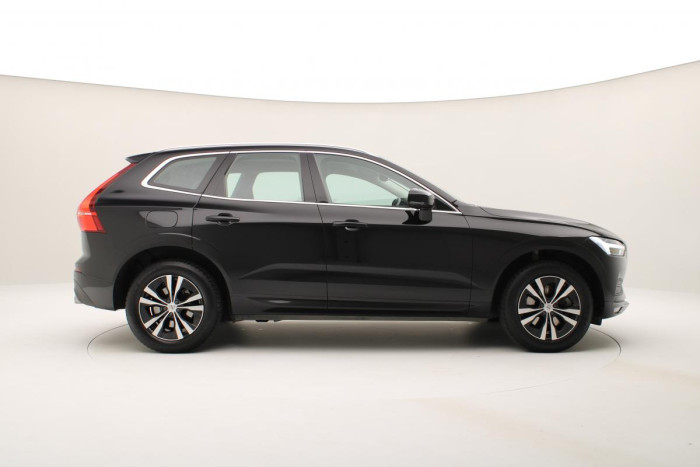 Volvo XC60 B4 AWD MOMENTUM AUT REZERVACE 2.0 Momentum