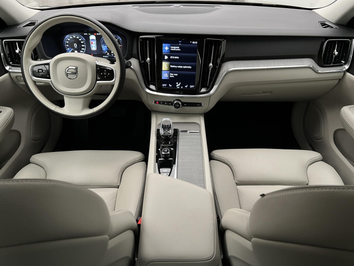 Volvo V60 B4 INSCRIPTION AUT 1.maj.