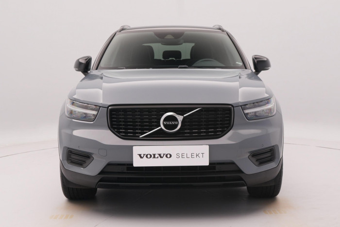 Volvo XC40 B4 AWD R-DESIGN AUT 1.maj CZ
