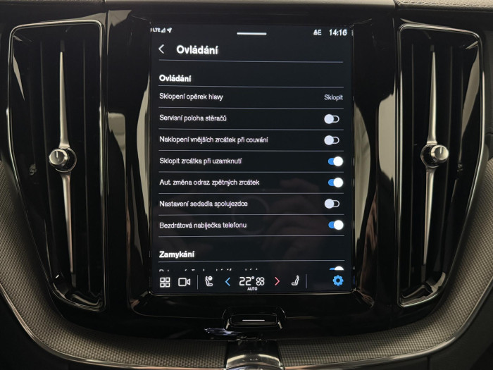 Volvo XC60 B5 AWD ULTIMATE REZERVACE