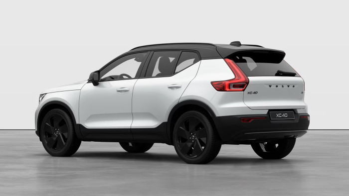 Volvo XC40 B3 AUT PLUS BLACK EDITION