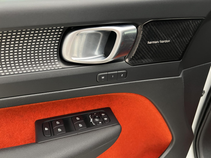 Volvo XC40 T4 AWD R-DESIGN AUT CZ