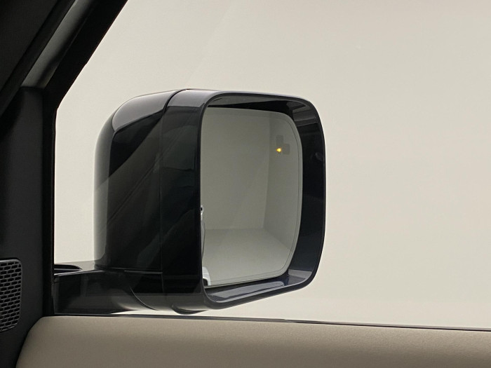 Land Rover Defender P400 SE AWD AUT REZERVACE 3.0 SE