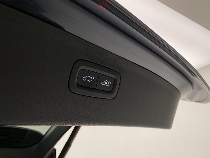 Volvo XC90 T8 AWD RECHARGE PLUS DARK AUT