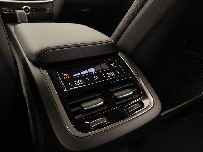 Volvo V60 CC B5 AWD PLUS BRIGHT 1.maj