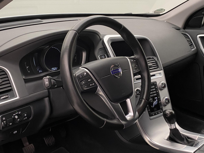 Volvo XC60 D5 AWD MOMENTUM CZ 2.4 d Momentum