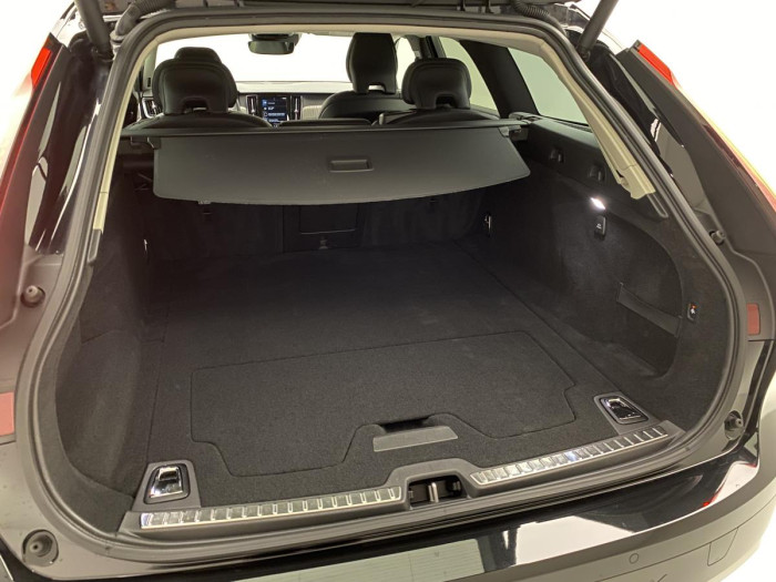 Volvo V90 CC B6 AWD ADVANCED REZERVACE 2.0 CC CC