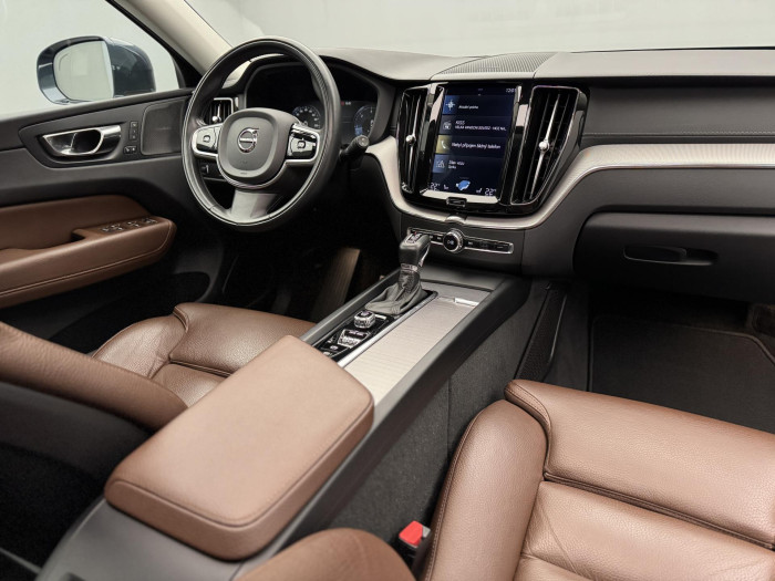 Volvo XC60 D5 AWD INSCRIPTION AUT CZ 2.0 d