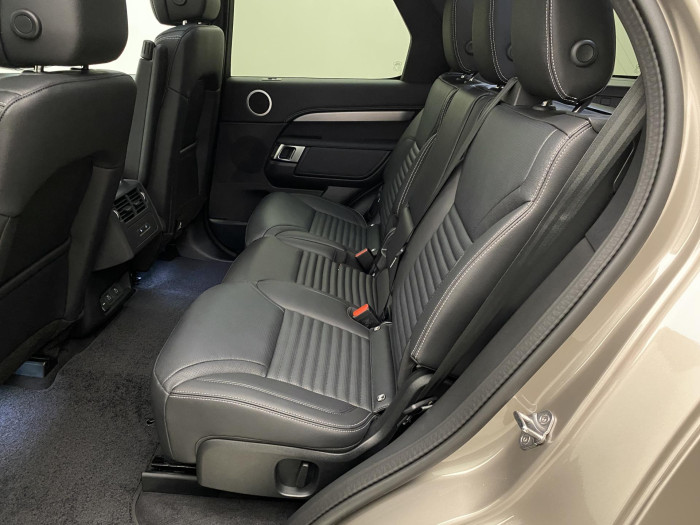 Land Rover Discovery D250 Dynamic SE REZERVACE 3.0 d Dynamic SE