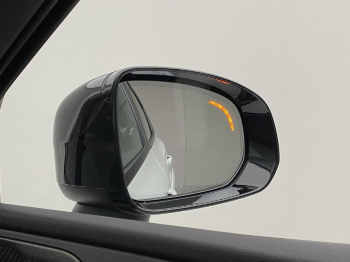 Volvo XC60 B5 AWD R-DESIGN AUT REZERVACE