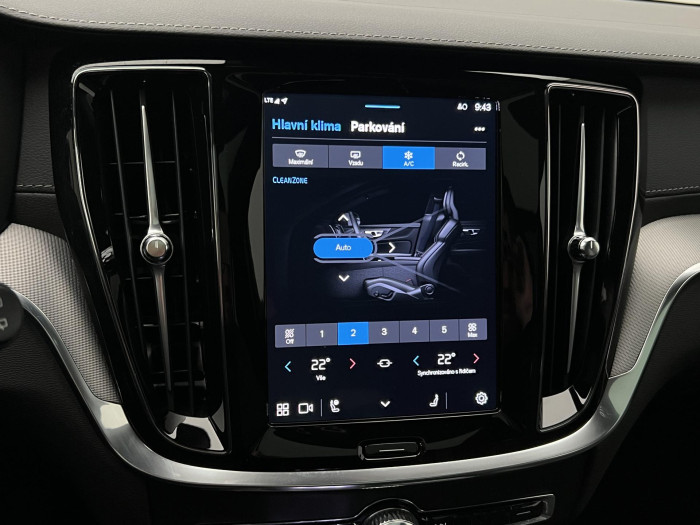 Volvo V60 T6 AWD RECHARGE ULTRA DARK AUT