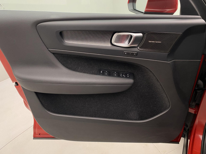 Volvo XC40 B4 AWD BRIGHT PLUS AUT CZ