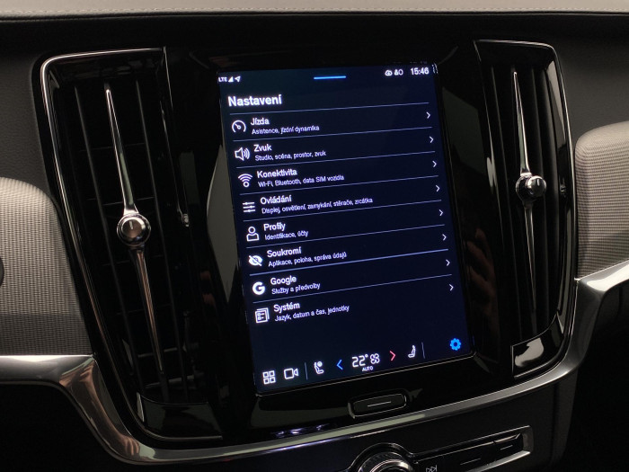 Volvo V90 T8 AWD RECHARGE REZERVACE