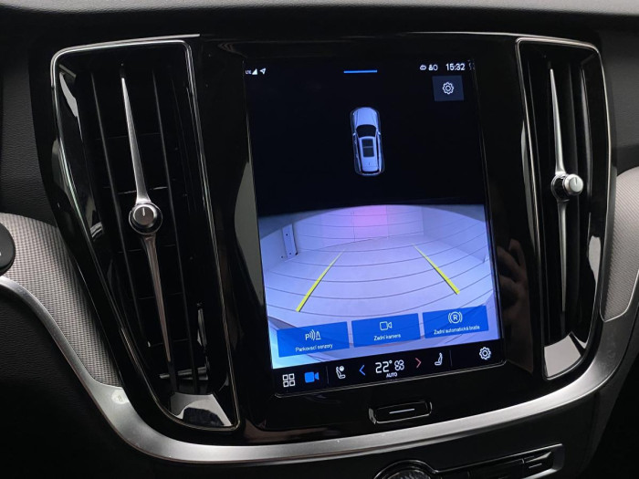 Volvo V60 B3 MOMENTUM AUT REZERVACE 2.0 Momentum
