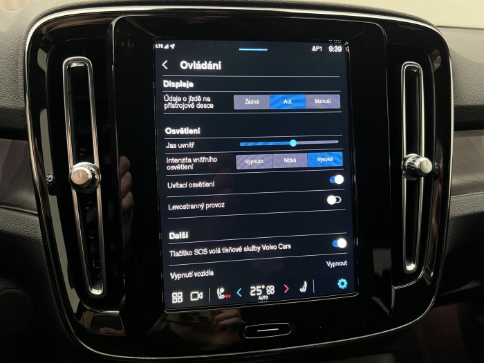 Volvo EX40 PURE ELECTRIC TWIN PLUS AUT CZ