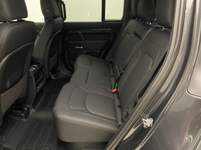 Land Rover Defender 110 D250 X-DYNAMIC SE REZERVAC 3.0 d Dynamic SE