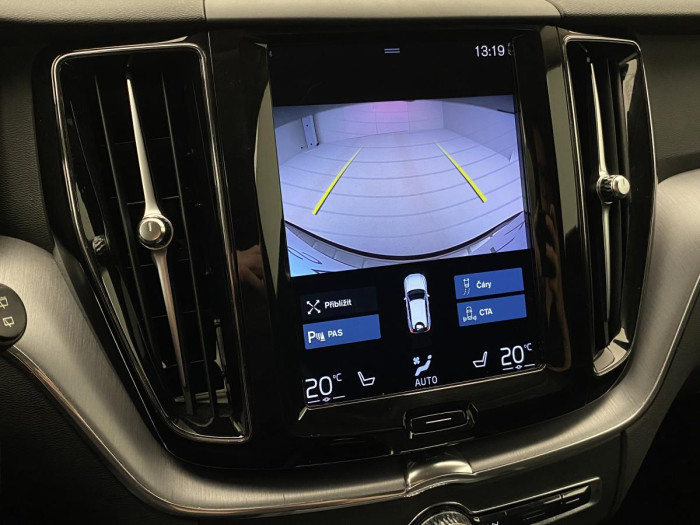 Volvo XC60 B4 MOMENTUM PRO AUT REZERVACE 2.0 Momentum