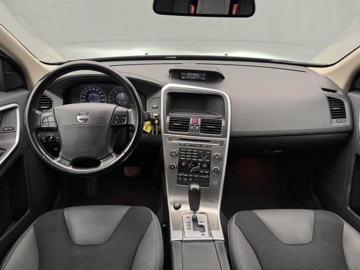 Volvo XC60 D5 AWD MOMENTUM AUT CZ 2.4 d Momentum