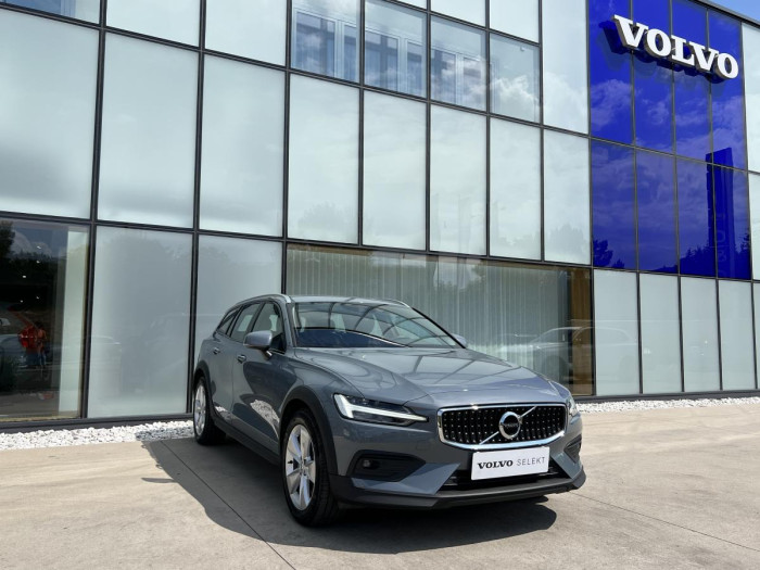 Volvo V60 CROSS COUNTRY B4 AWD Aut 1.maj