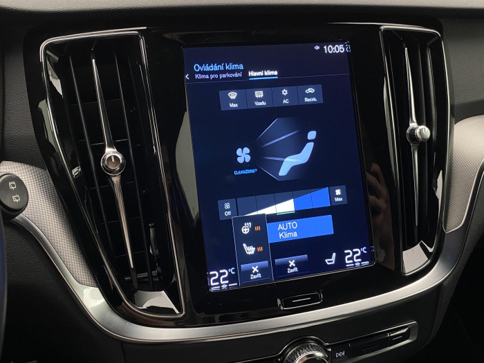 Volvo V60 B3 DARK PLUS REZERVACE